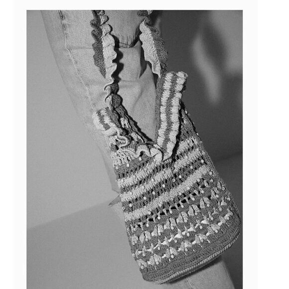 ZARA RUFFLED CROCHET SHOPPER HANDBAG - Picture 4 of 10